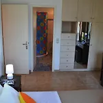 E Mare * أيّا إفيميا
