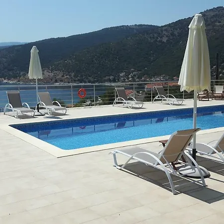 E Mare Apartmán Agia Efimia
