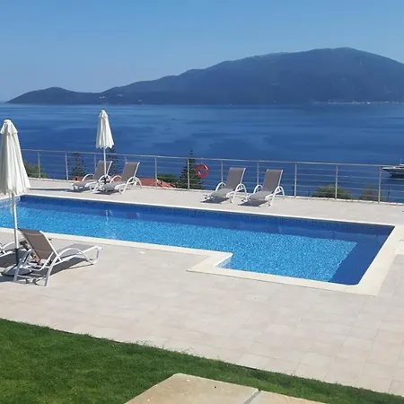 E Mare Apartmán *